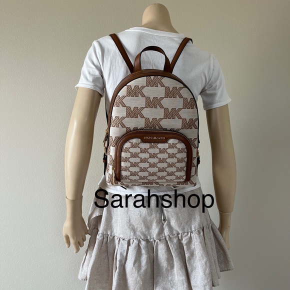 🌼Michael Kors backpack - Picture 7 of 15